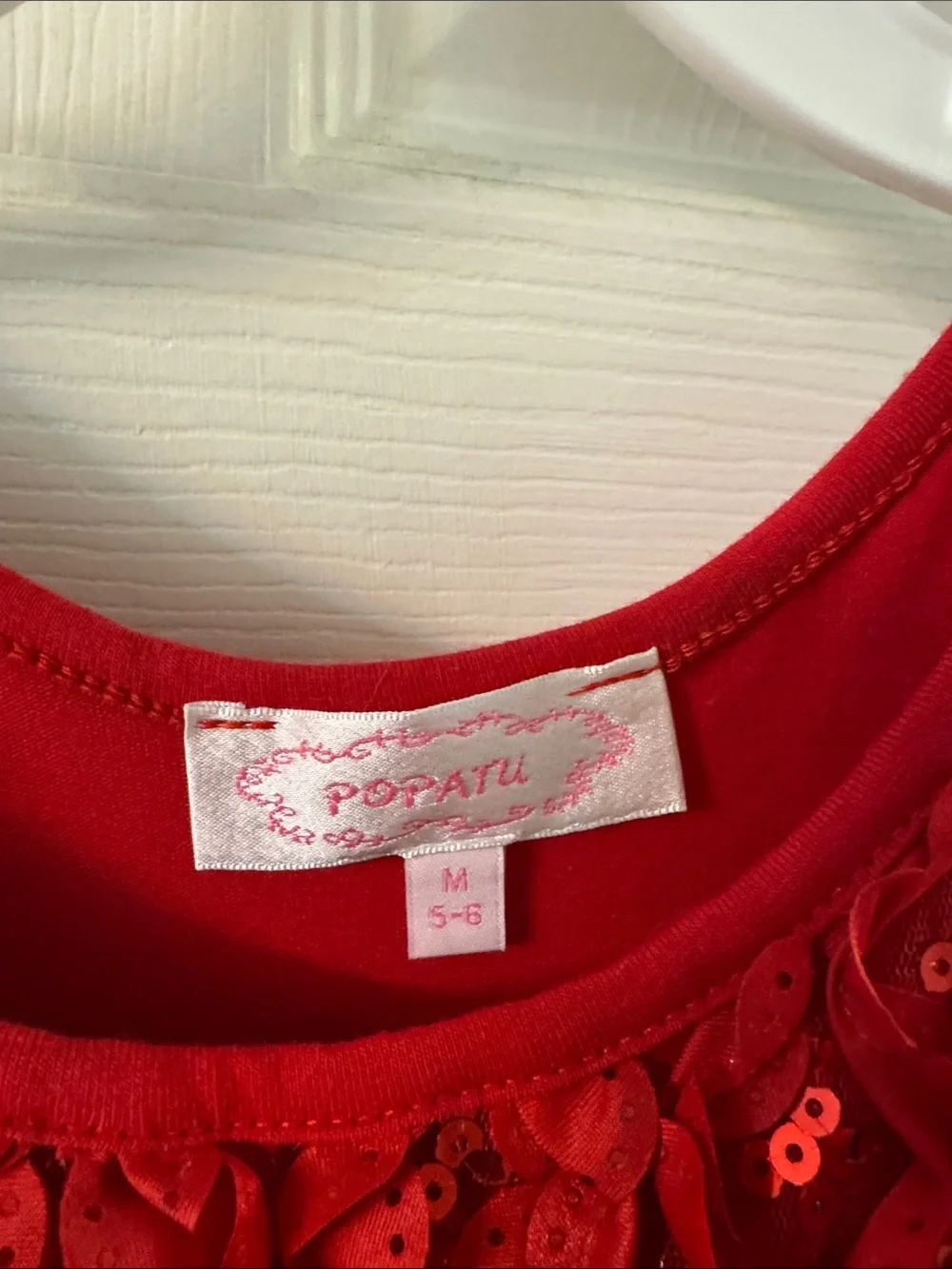Red Ruffled Tulle girl dance costume with Bow.Size:CM. Like new condition.